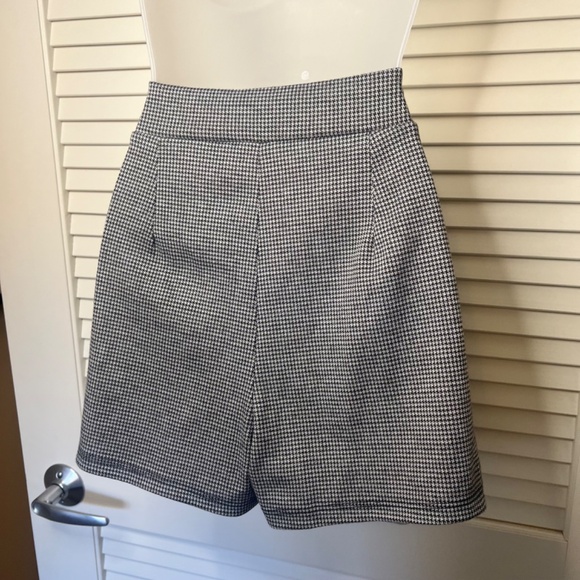 Soprano Micro Houndstooth Mini Skort | Size: S - Picture 6 of 10